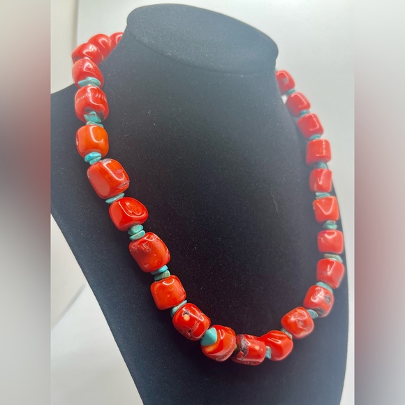 chunky red bamboo coral bead necklace with turquoise spacers southwestern style - Picture 4 of 10